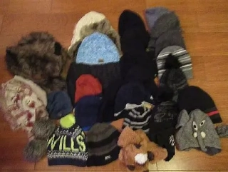 7 Kč kus! - Chlapecké dětské čepice, šály - kus 7 Kč, celkem 30 ks 