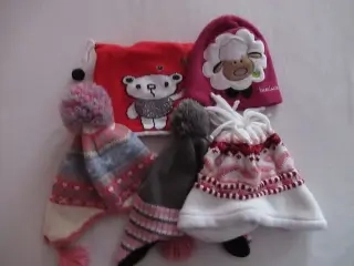 5x Dívčí čepice zimní 6 měs. vel. 2 roky