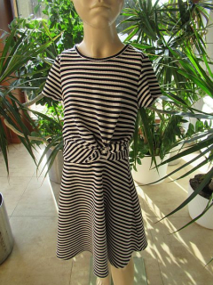 Dívčí šaty s malou mašlí vel. 140 - Primark