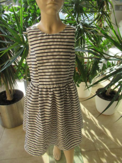 Dívčí slavnostní šaty vel. 140 - George