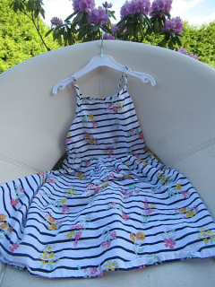 Dívčí šaty vel. 122 - Primark