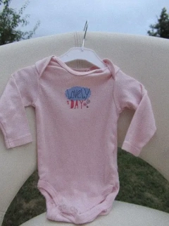 Dívčí světle růžové body s dlouhým rukávem a nápisem vel. 62-68 - Lupilu