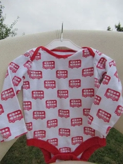 Chlapecké bíločervené body s dlouhým rukávem s autobusy vel. 80 - F&F